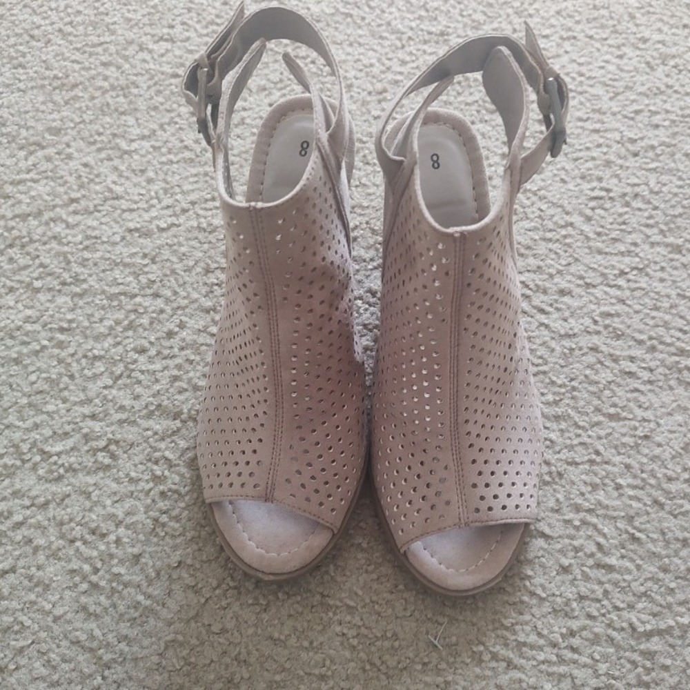 White Mountain Perforated‎ Open Toe Chunky Heel Booties Women Size 8